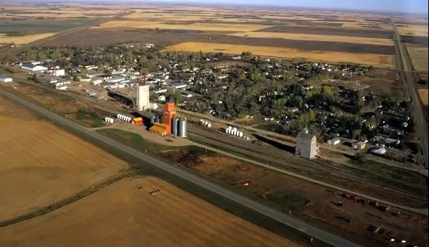 Aerial view of Luseland and surrounding farmland